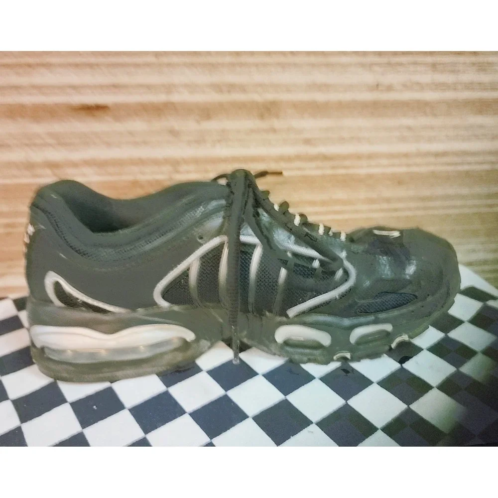 Nike Air Max Tailwind IV GS Black Silver Youth Size 7Y BQ9810-002